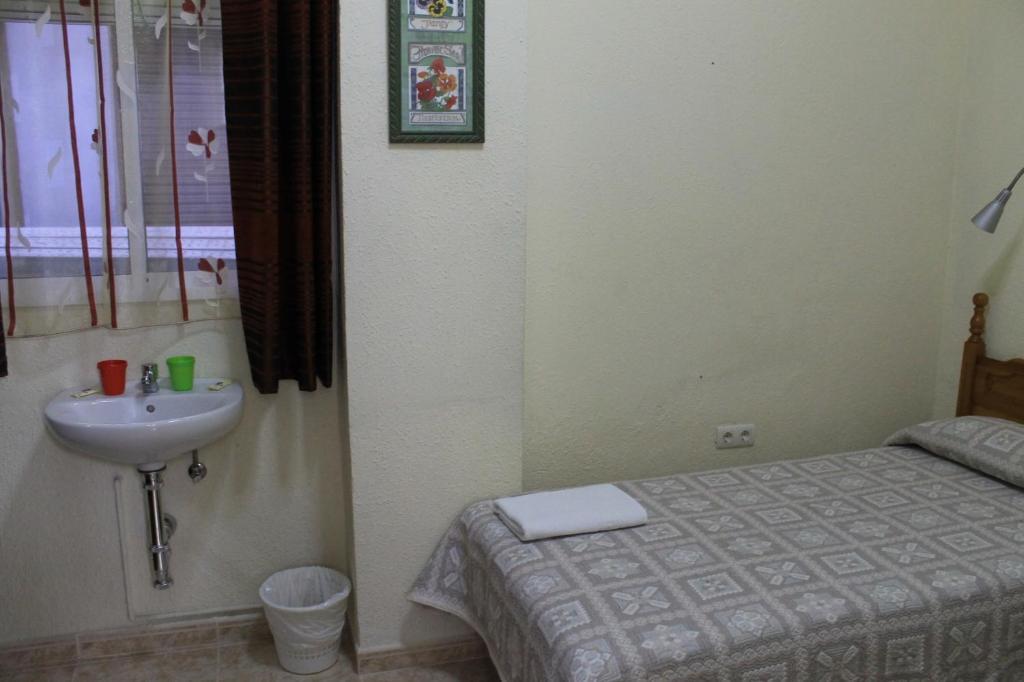 Pension Juanita Malaga Room photo