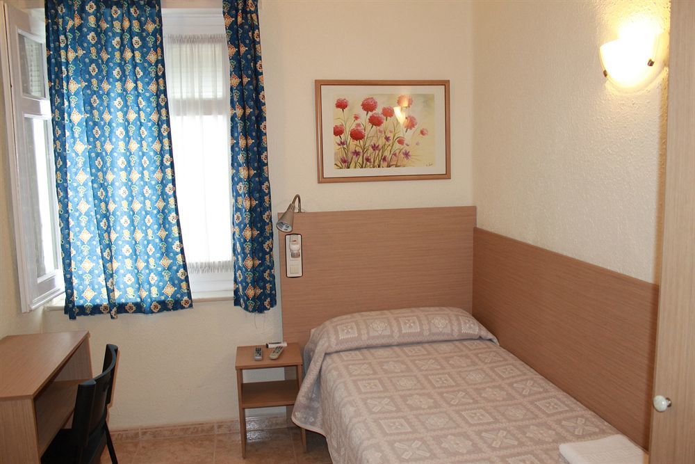 Pension Juanita Malaga Exterior photo